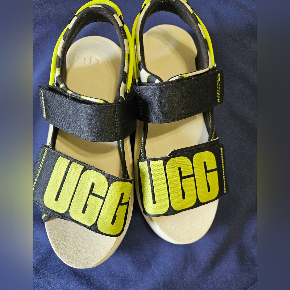 UGG LA Cloud Cheetah Print Platform Sneaker Sandals Women US 11/EU 42
